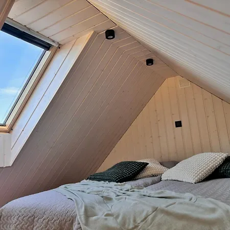 Villa Sadama With Private Mini