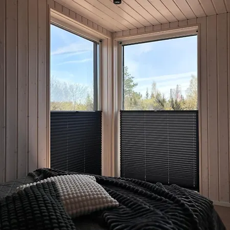 Villa Sadama With Private Mini