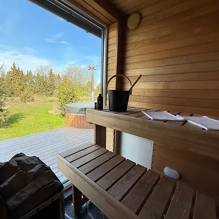 Villa Sadama With Private Mini *