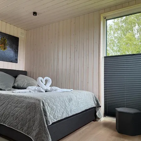 Villa Sadama With Private Mini