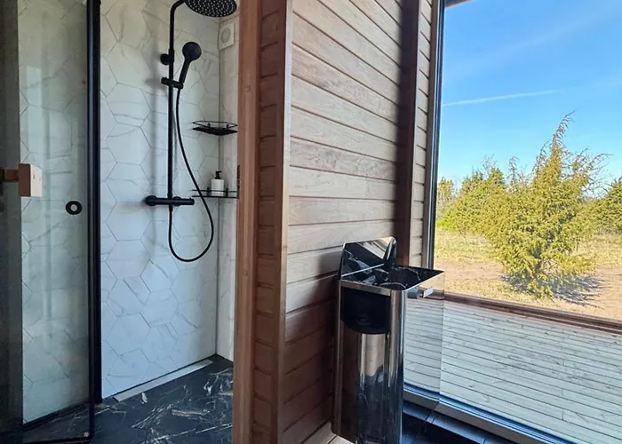 Villa Sadama With Private Mini