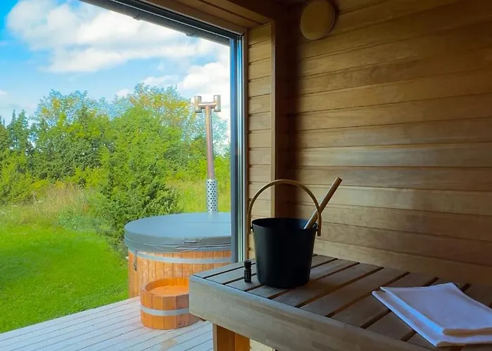 Villa Sadama With Private Mini