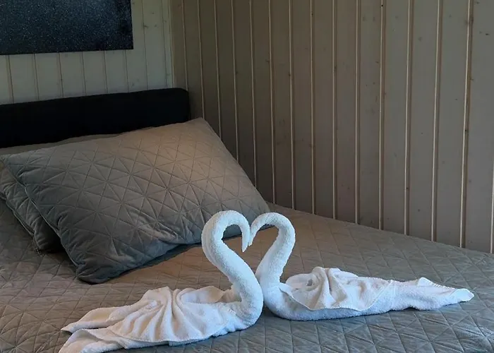 Villa Sadama With Private Mini *